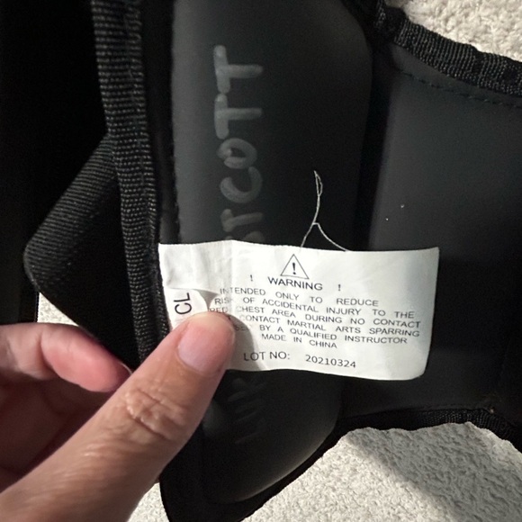 ATA Children’s L Padded Vest Taekwondo Martial Arts Black Sparring Chest Protect - Picture 4 of 13